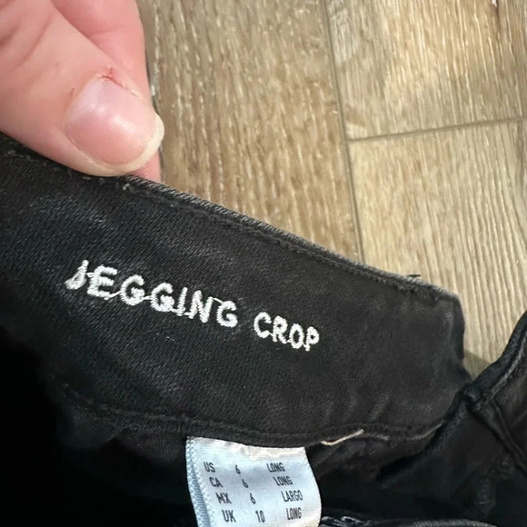 American Eagle Outfitters Super Super Stretch Black Jeggings Crop Sz 6 Long GUC - Picture 6 of 10